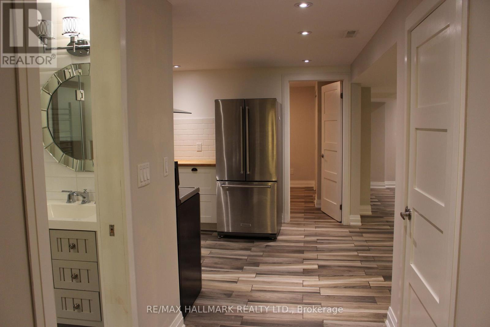 Lower - 41 Treeview Drive, Toronto, Ontario  M8W 4C1 - Photo 5 - W13427120