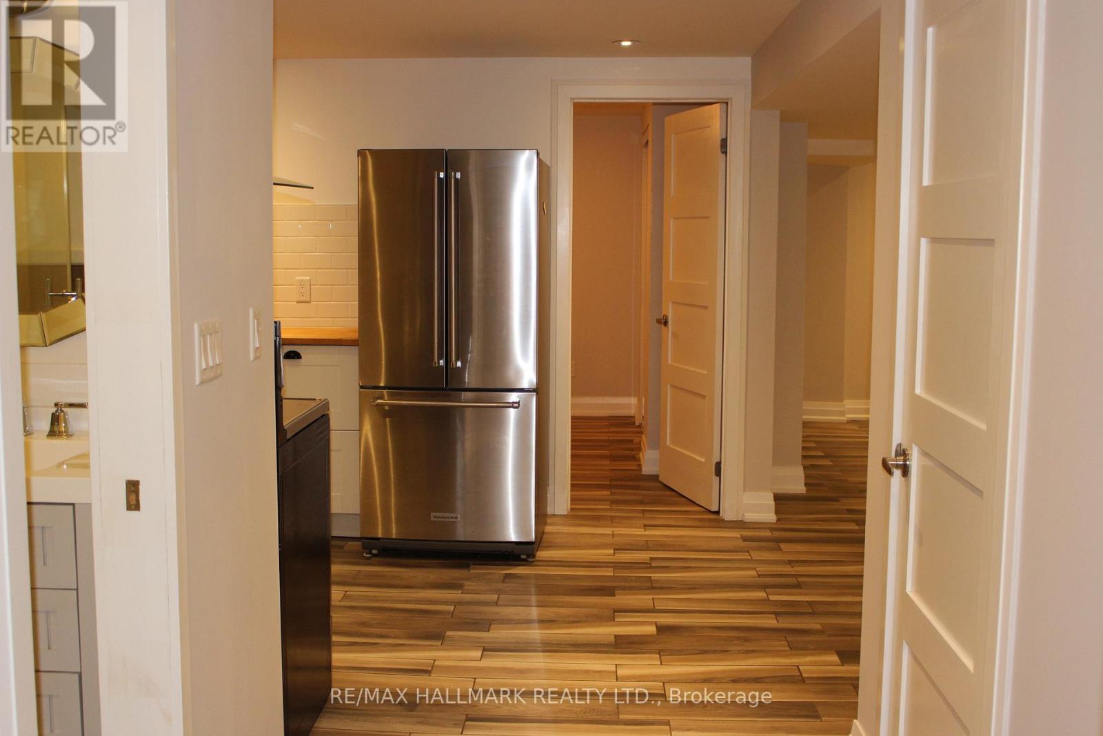 Lower - 41 Treeview Drive, Toronto, Ontario  M8W 4C1 - Photo 6 - W13427120