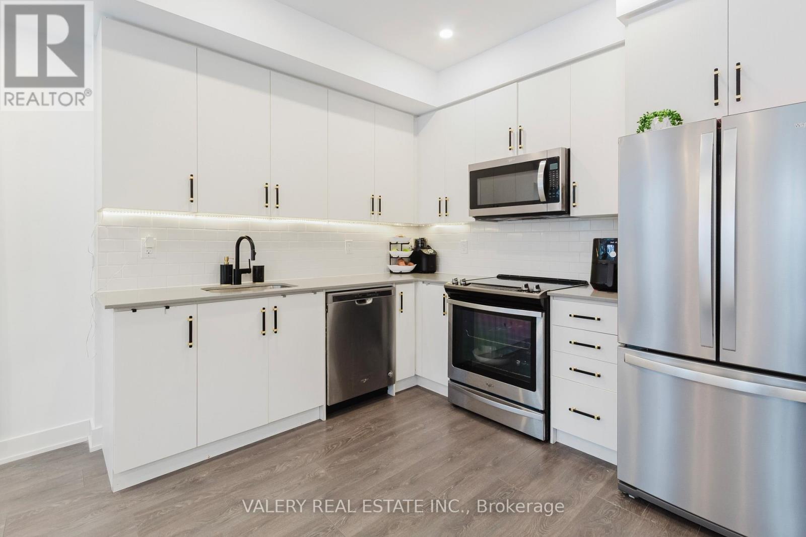 16 - 3492 Widdicombe Way, Mississauga, Ontario  L5L 0B8 - Photo 4 - W13427272