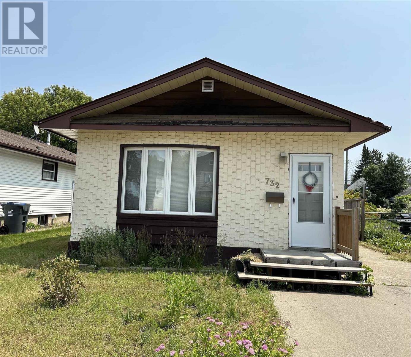 732 Marks ST S, Thunder Bay, Ontario