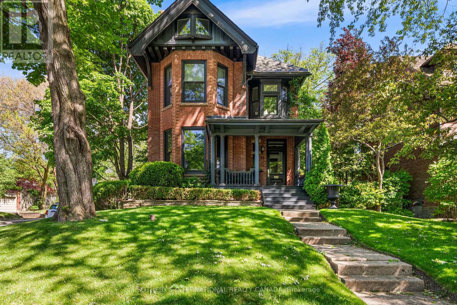 92 Woodlawn Avenue, Toronto, Ontario  M4V 1G7 - Photo 2 - C12795438