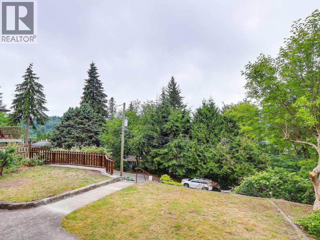 2337 St George Street, Port Moody, British Columbia  V3H 2G3 - Photo 12 - R3134547