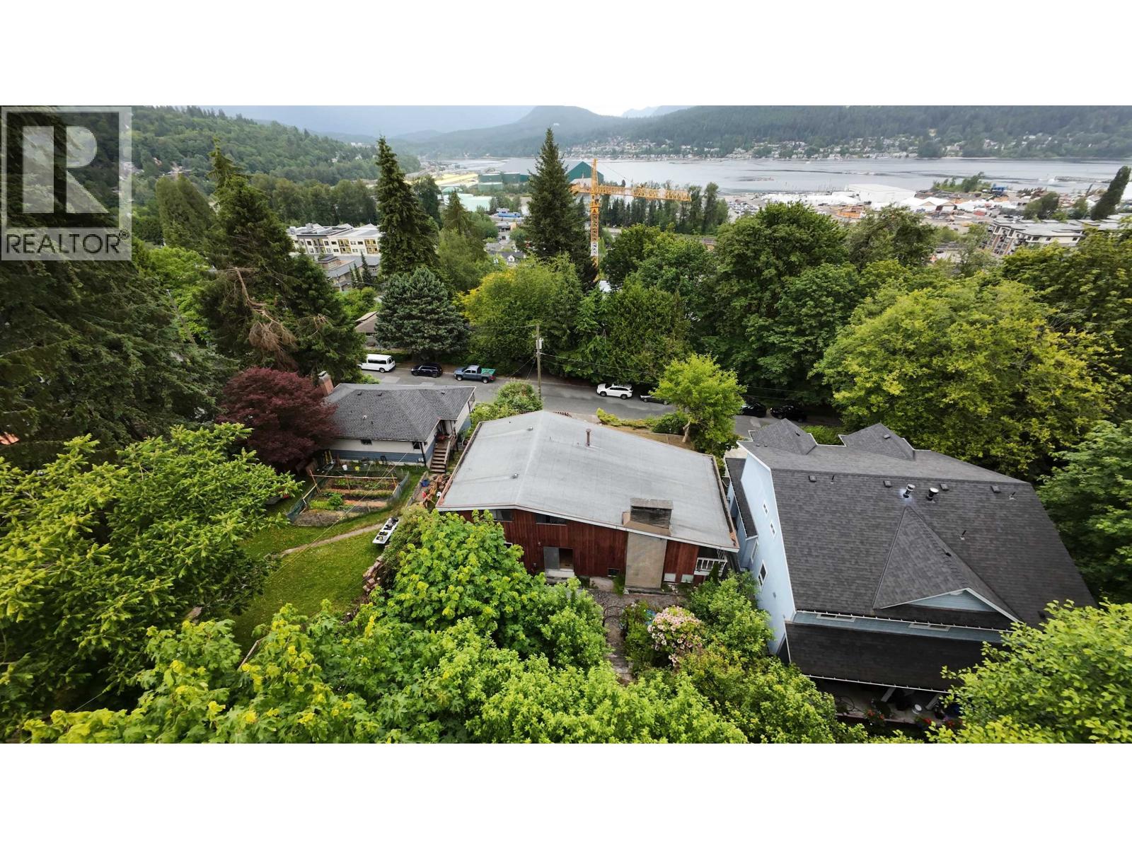 2337 St George Street, Port Moody, British Columbia  V3H 2G3 - Photo 39 - R3134547