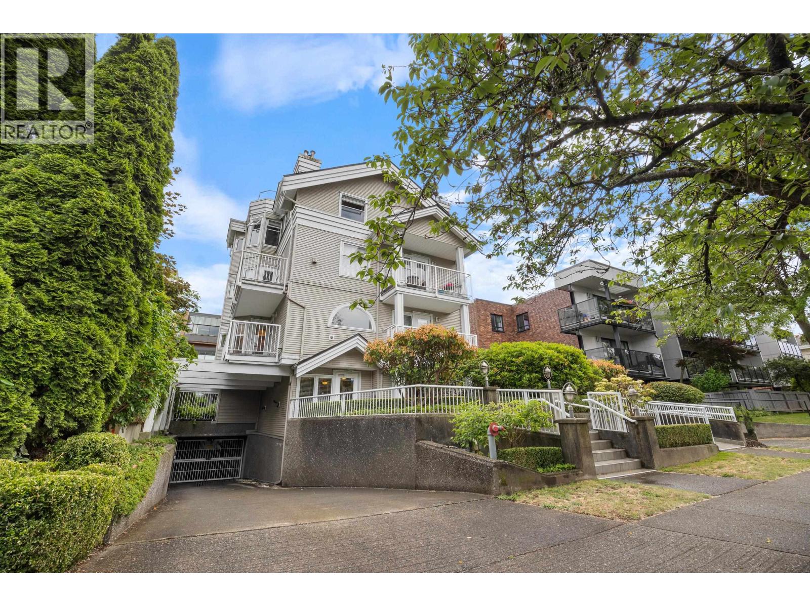 201 1868 W 8TH AVENUE, Vancouver, British Columbia