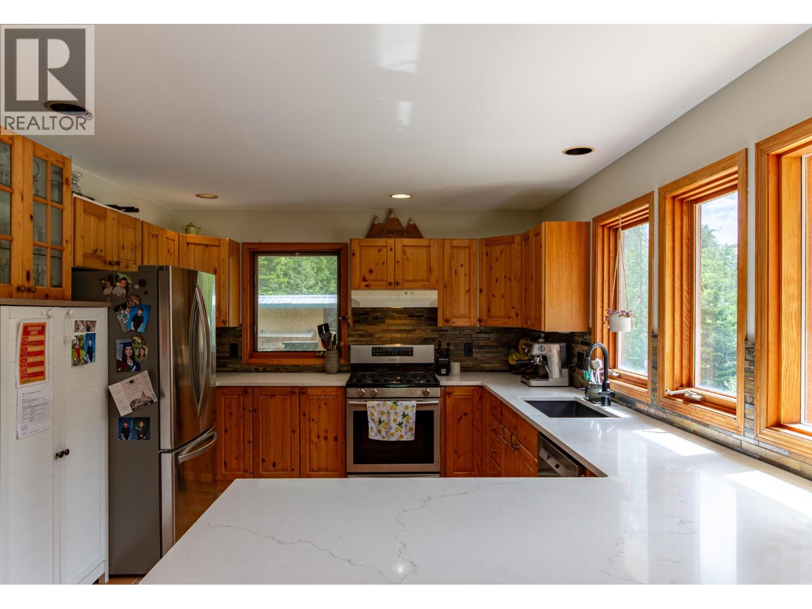 3975 Highway 3a Highway, Nelson, British Columbia  V1L 6M8 - Photo 8 - 10390819