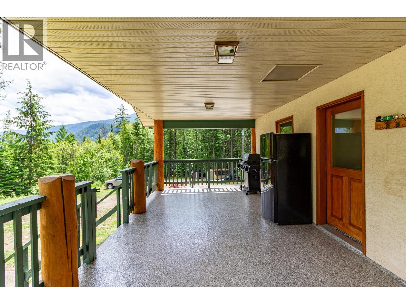 3975 Highway 3a Highway, Nelson, British Columbia  V1L 6M8 - Photo 5 - 10390819