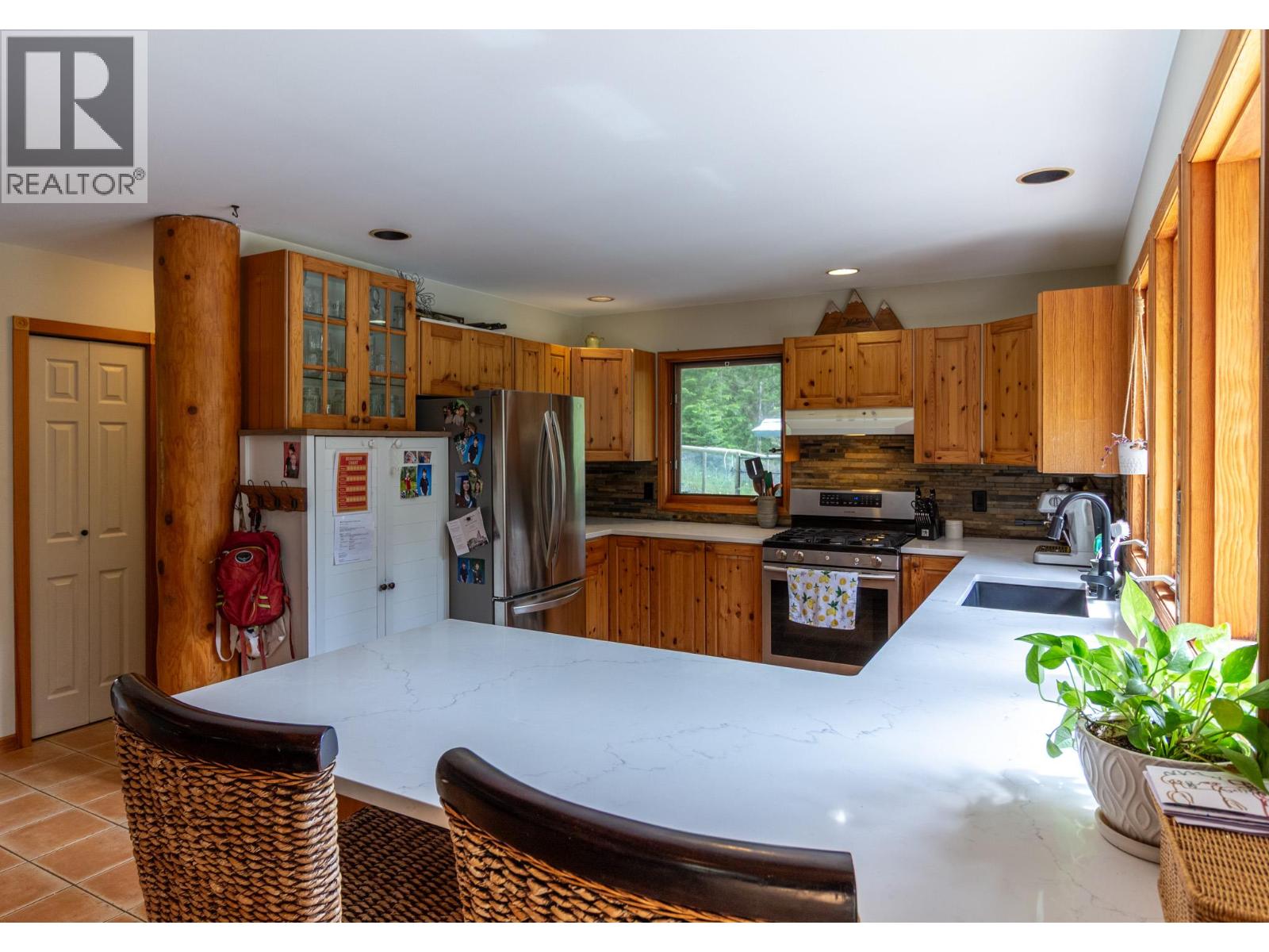 3975 Highway 3a Highway, Nelson, British Columbia  V1L 6M8 - Photo 9 - 10390819