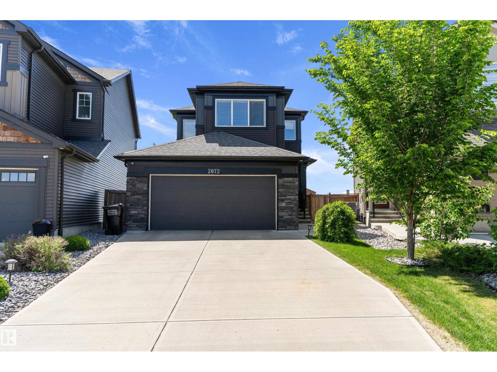 2072 GRAYDON HILL CR SW, Edmonton, Alberta