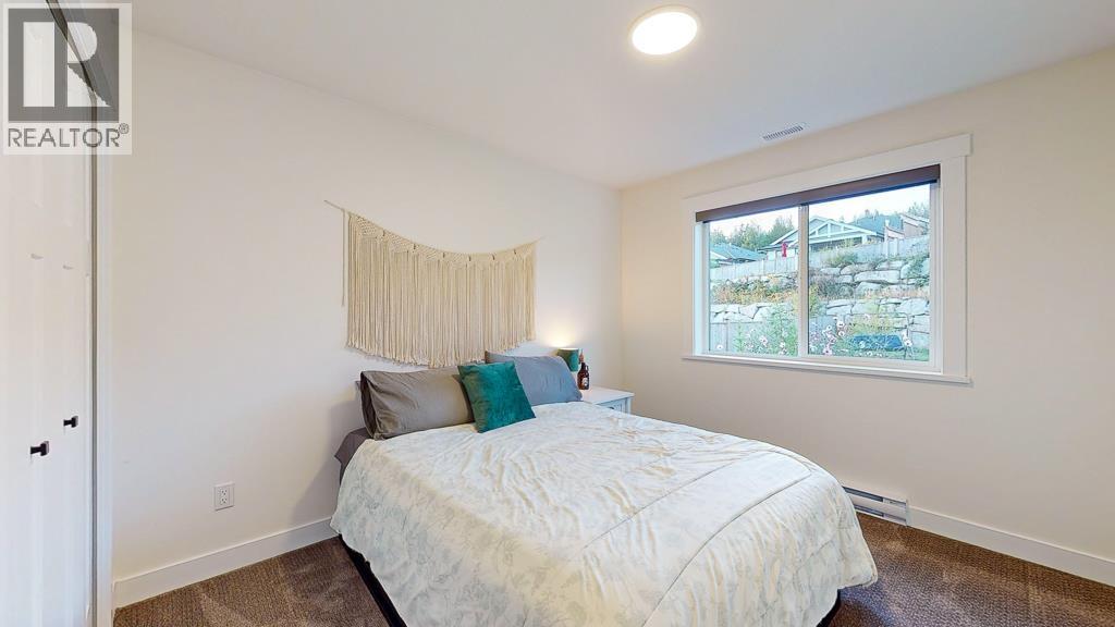 5629 Kingbird Crescent, Sechelt, British Columbia  V7Z 0S4 - Photo 17 - R3134573