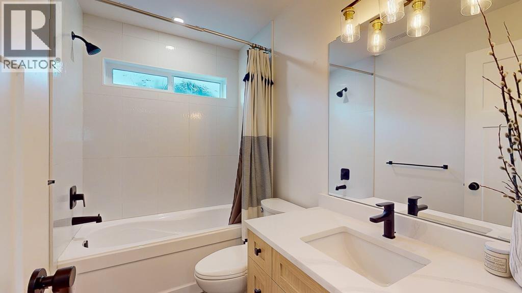 5629 Kingbird Crescent, Sechelt, British Columbia  V7Z 0S4 - Photo 19 - R3134573