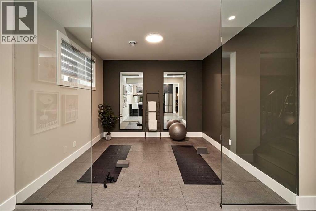 233 Rowmont Drive NW, Calgary, Alberta  T3L 2N7 - Photo 22 - A2188198