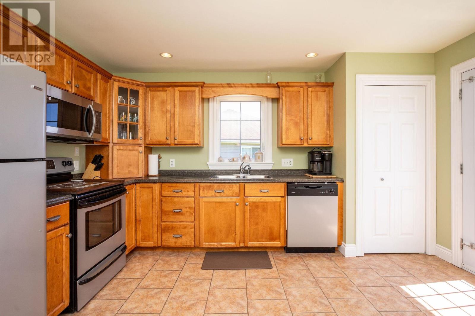 23 Park View Court, Cornwall, Prince Edward Island  C0A 1H4 - Photo 4 - 202613988