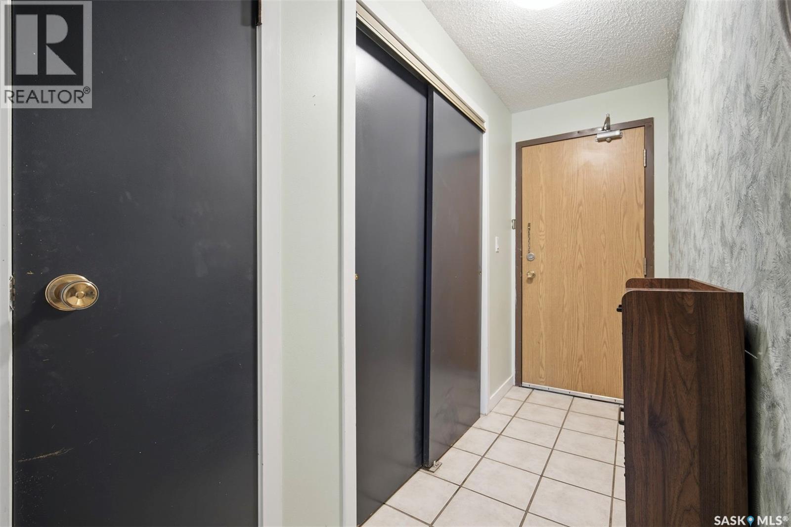 306 536 4th Avenue N, Saskatoon, Saskatchewan  S7K 2M7 - Photo 2 - SK038949