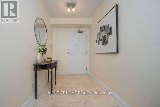 618 - 18 Concorde Place, Toronto, Ontario  M3C 3T9 - Photo 3 - C13427364