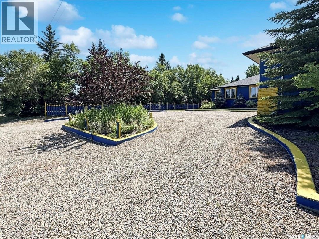 30 West Park Drive, Battleford, Saskatchewan S0M 0E0 - Photo 2 - SK030924