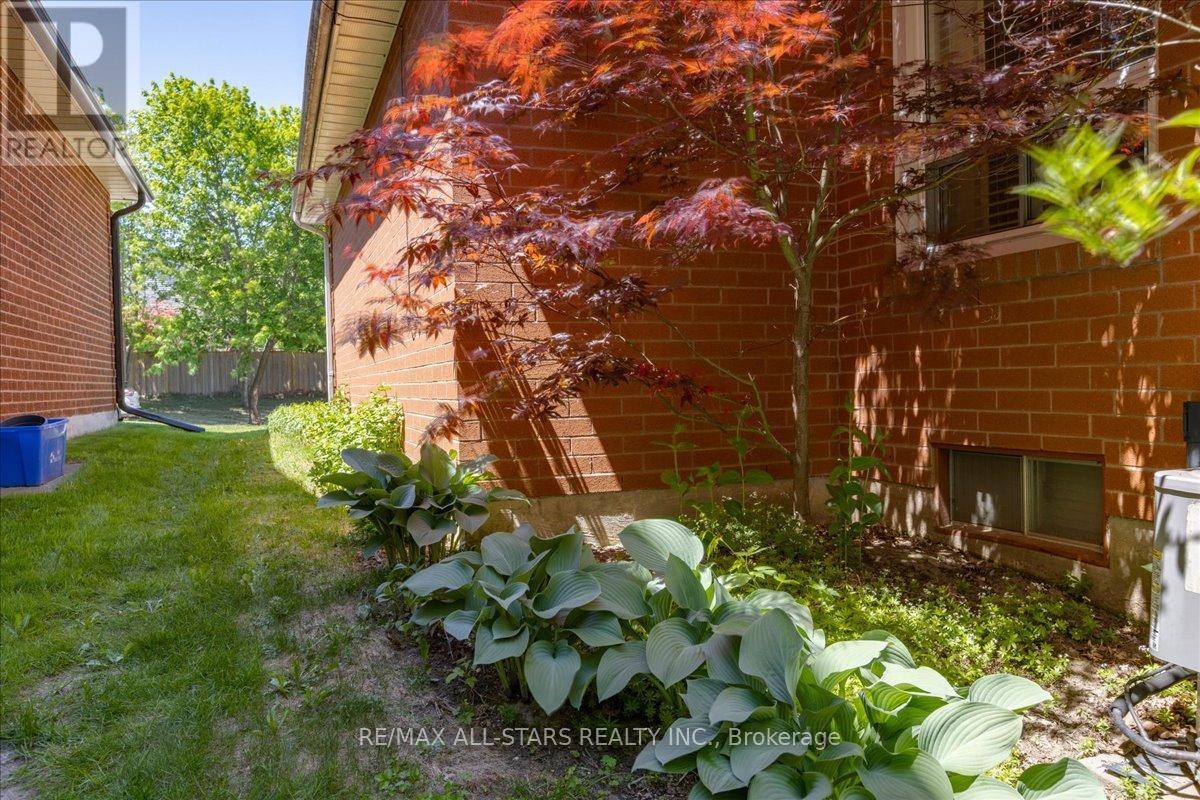 66 Kyle Crescent, Georgina, Ontario  L4P 3P6 - Photo 33 - N13427358