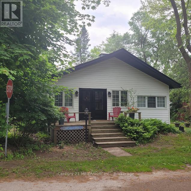 19 HASTINGS AVENUE, Tiny, Ontario