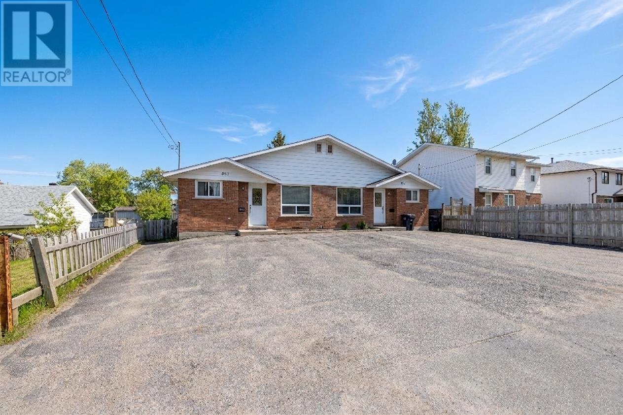853-855 Hudson Ave, Thunder Bay, Ontario  P7A 6J5 - Photo 1 - TB2601446