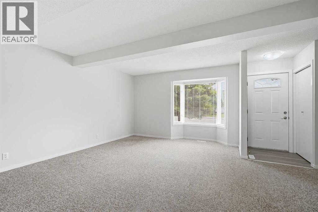 20 Ellenwood Drive, Red Deer, Alberta  T4R 2E3 - Photo 6 - A2316407