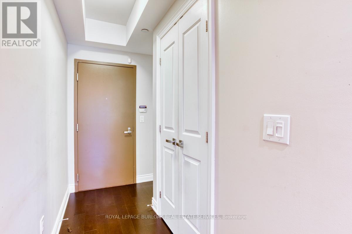 219 - 3500 Lakeshore Road W, Oakville, Ontario  L6L 0B4 - Photo 5 - W13427328