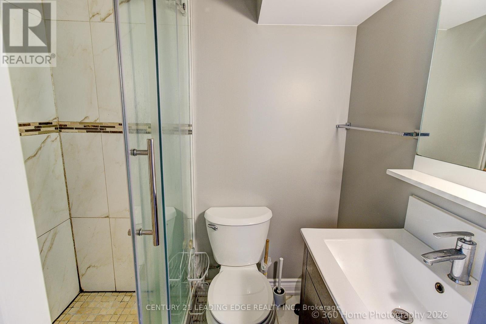 4 Blacksmith Crescent, Toronto, Ontario  M3N 1V4 - Photo 10 - W13427396