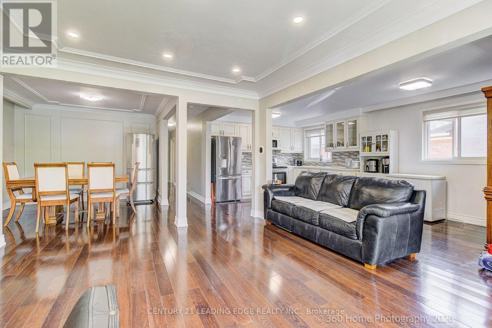 4 Blacksmith Crescent, Toronto, Ontario  M3N 1V4 - Photo 22 - W13427396