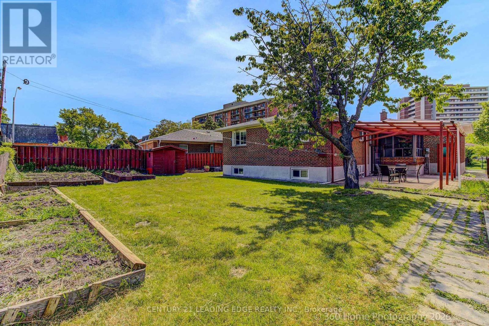 4 Blacksmith Crescent, Toronto, Ontario  M3N 1V4 - Photo 24 - W13427396