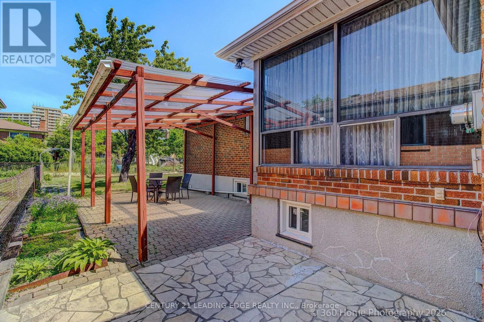 4 Blacksmith Crescent, Toronto, Ontario  M3N 1V4 - Photo 25 - W13427396