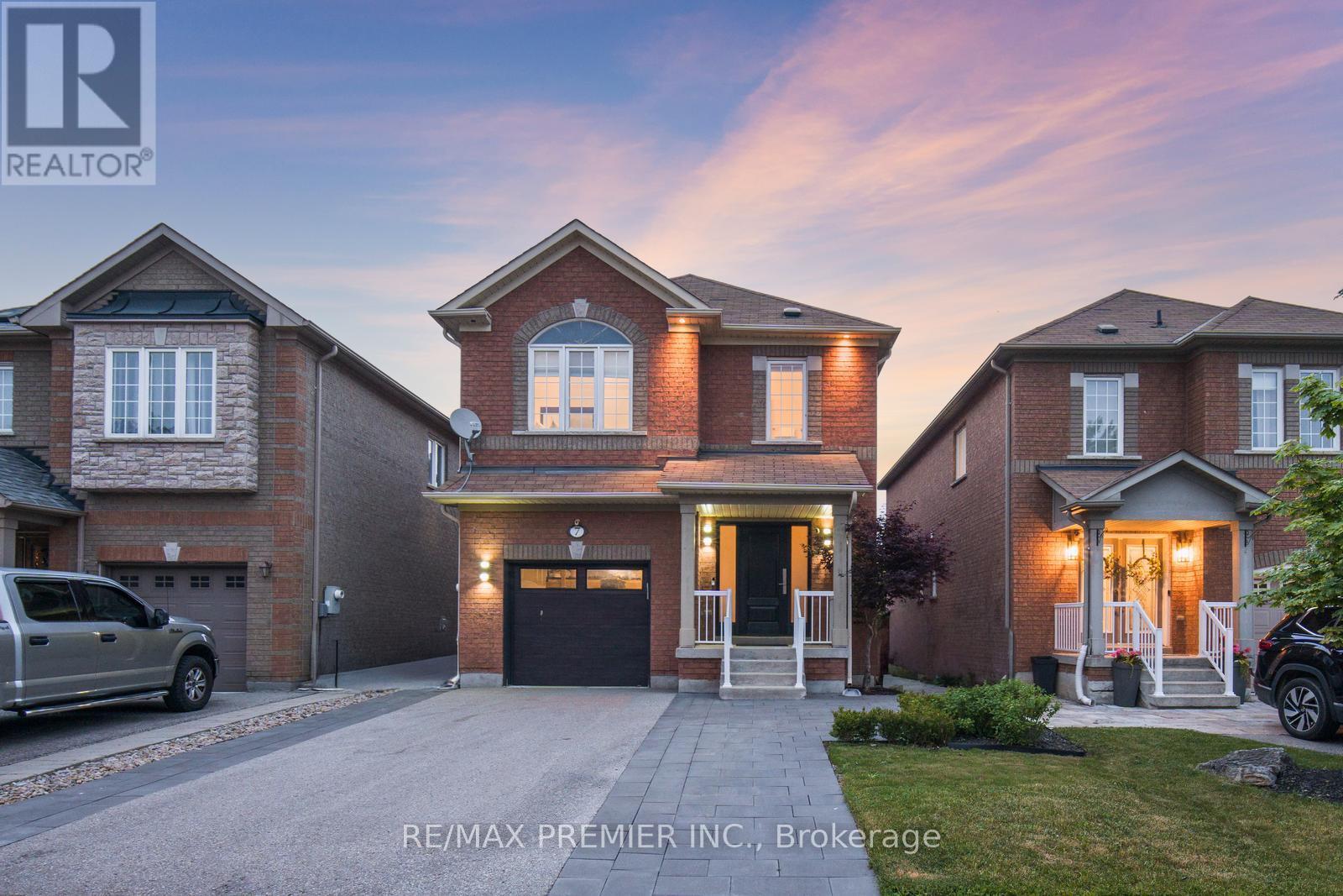 7 Christensen Avenue, Caledon, Ontario  L7E 2Y6 - Photo 1 - W13427458