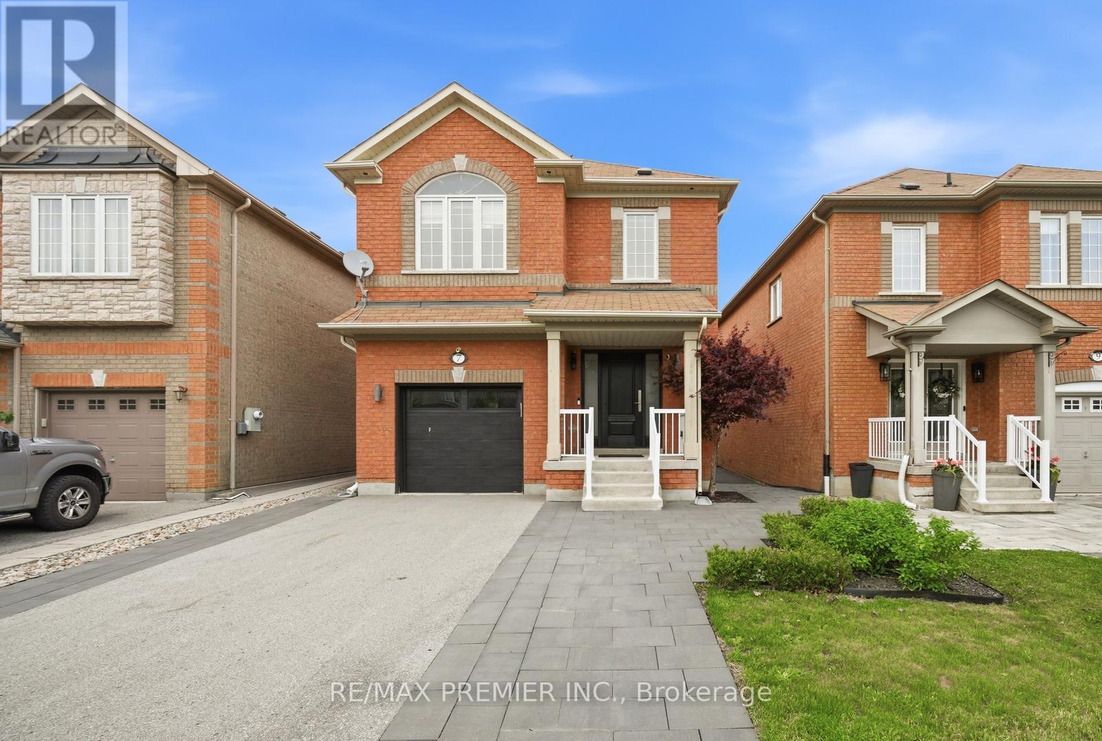7 Christensen Avenue, Caledon, Ontario  L7E 2Y6 - Photo 2 - W13427458