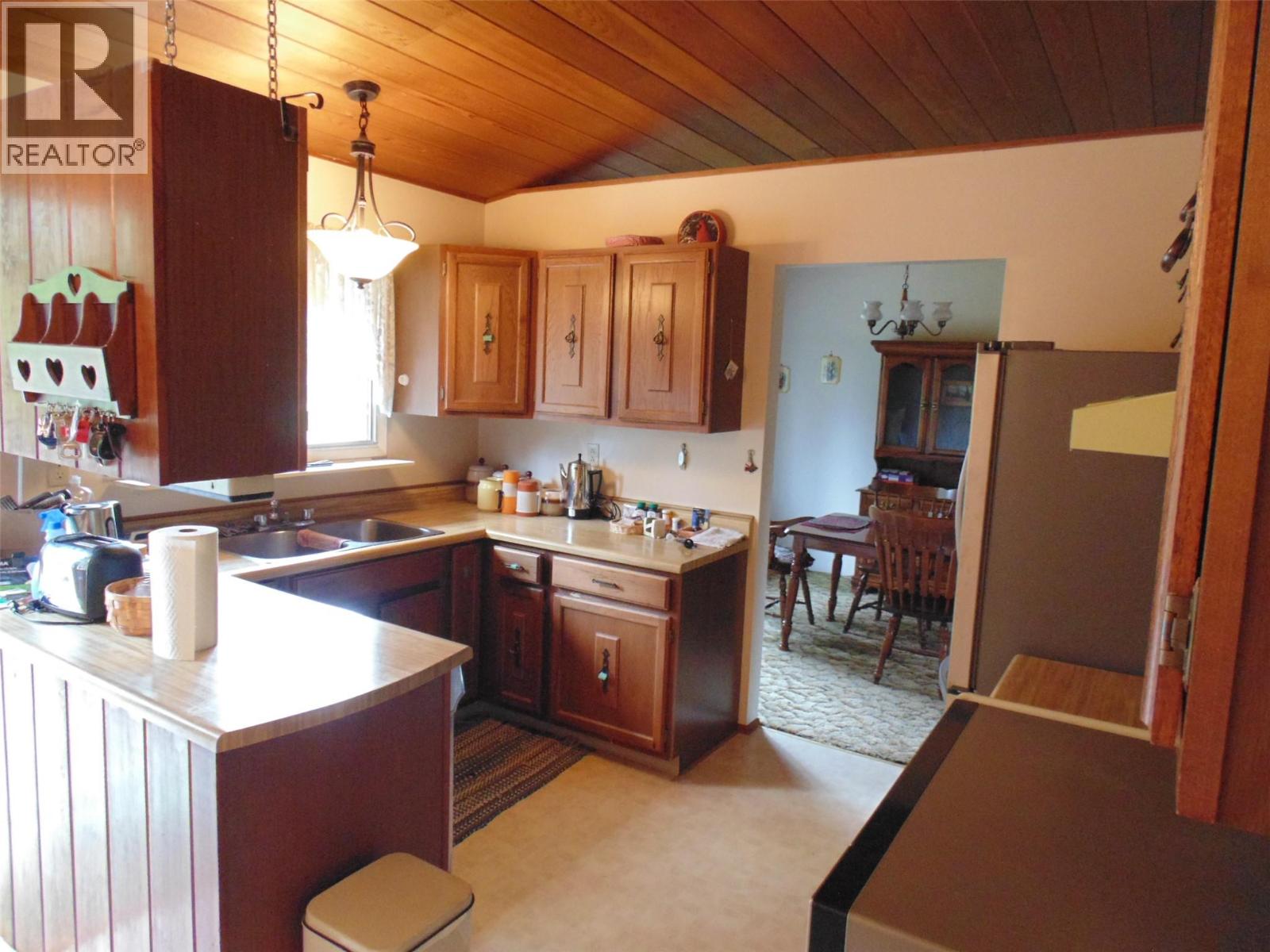 1410 Highland Drive, Castlegar, British Columbia V1N 3V9 - Photo 10 - 10389648