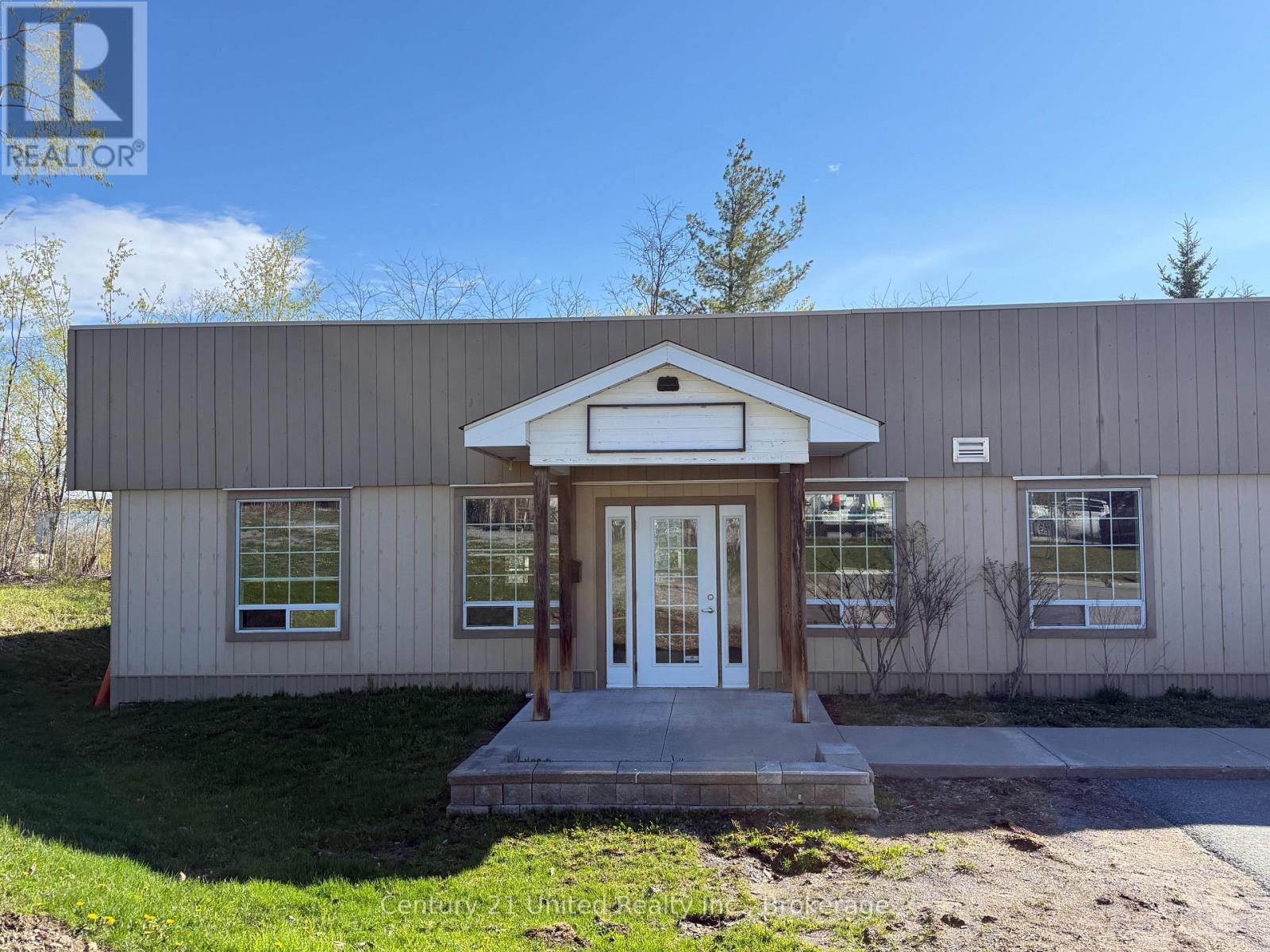 3 - 260 MILROY DRIVE, Peterborough, Ontario