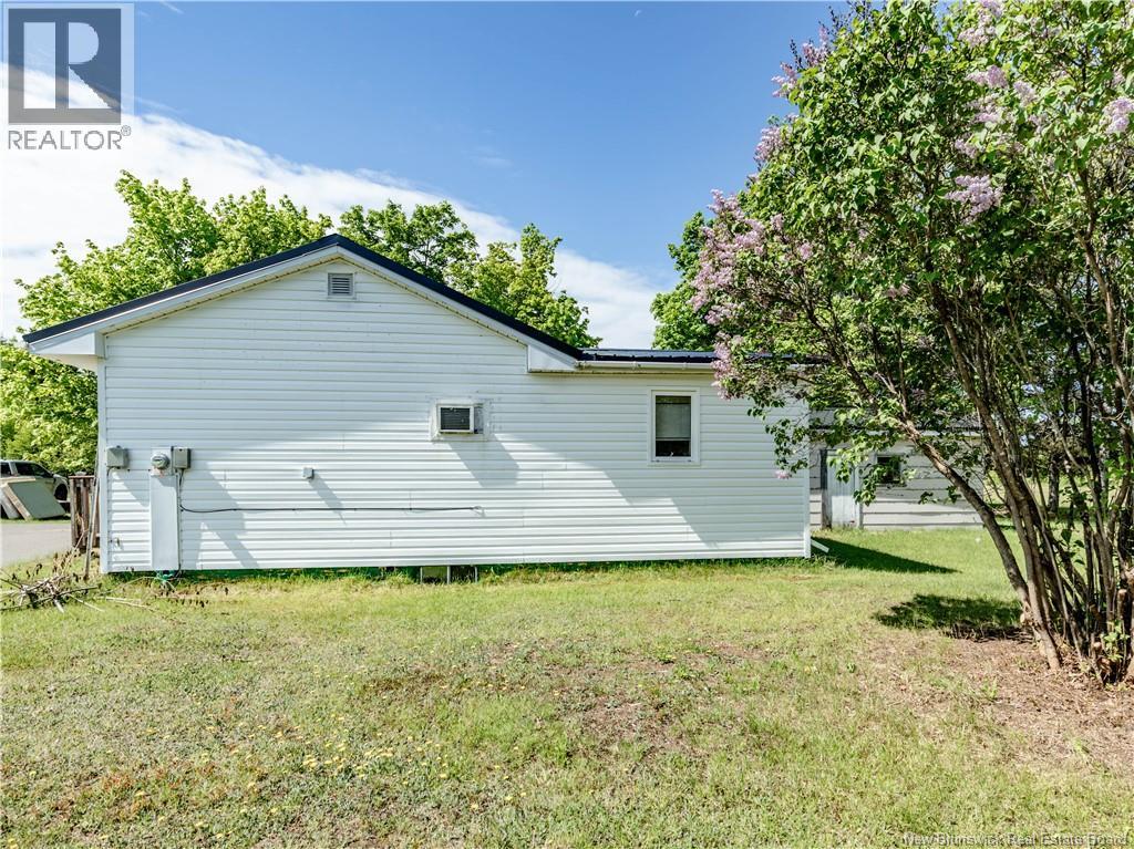 18 Colonel, Saint-Louis-De-Kent, New Brunswick  E4X 1C4 - Photo 4 - NB141637