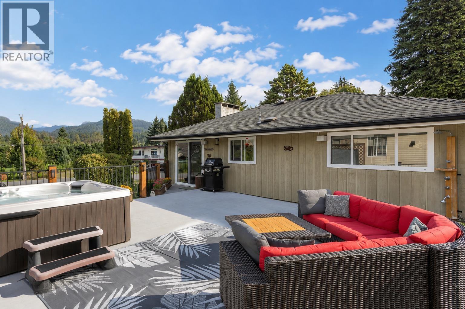 40251 Kalodon Road, Squamish, British Columbia  V0N 1T0 - Photo 14 - R3134625