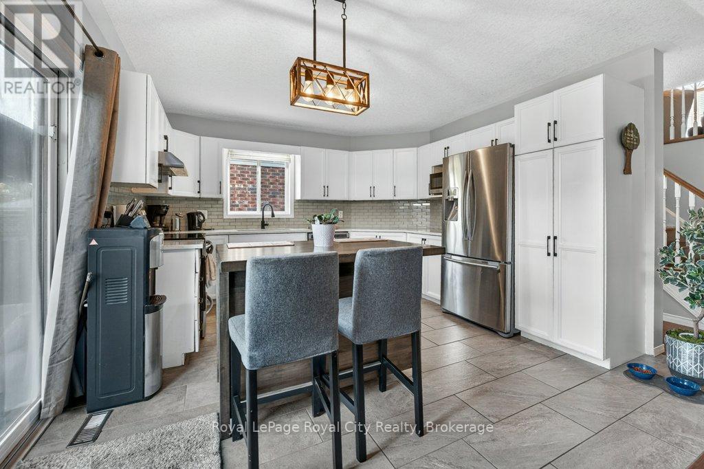 43 Brenneman Drive, Wilmot, Ontario  N3A 4M9 - Photo 12 - X13427506
