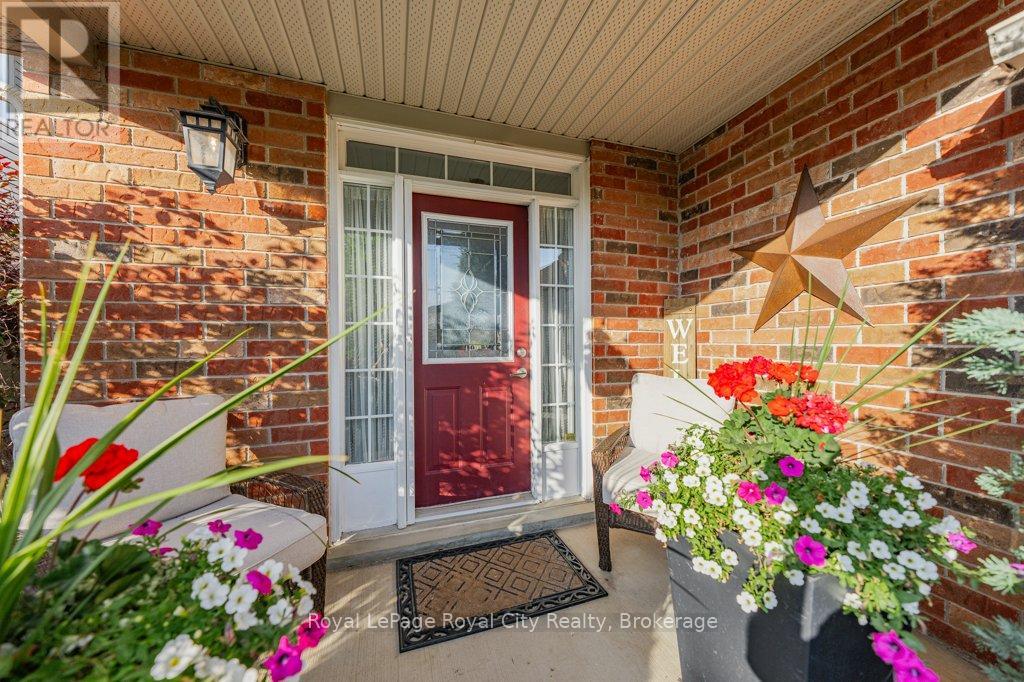43 Brenneman Drive, Wilmot, Ontario  N3A 4M9 - Photo 3 - X13427506