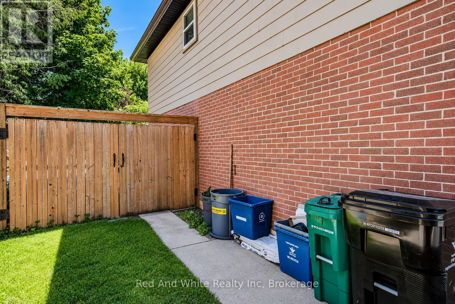 1138 Kathlene Court, Cambridge, Ontario  N3H 4P2 - Photo 4 - X13427718