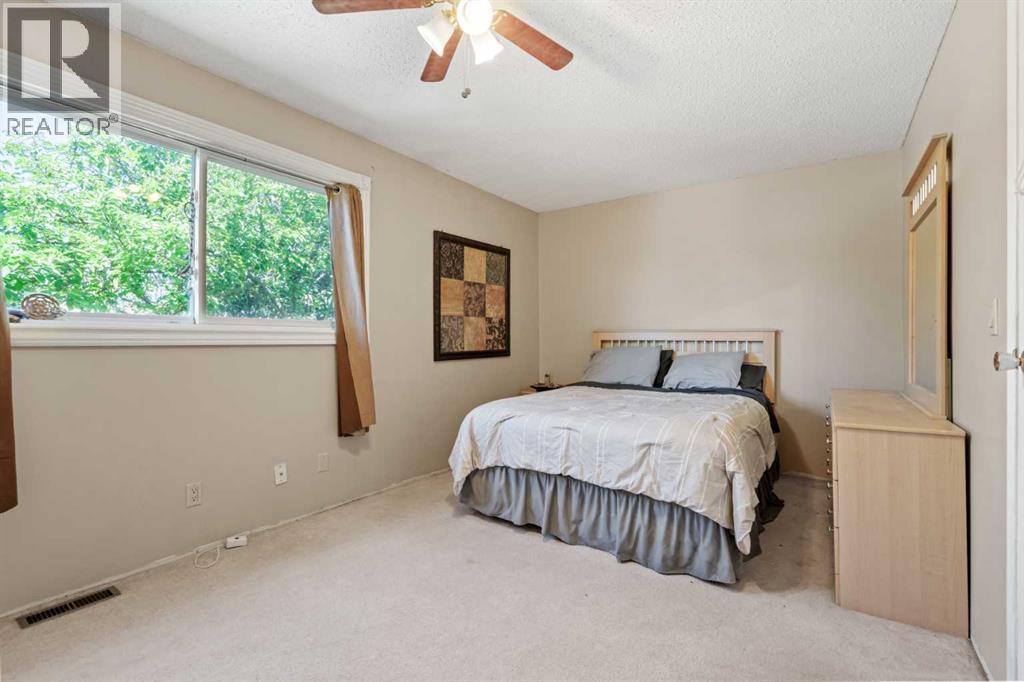 6646 Huntsbay Road NW, Calgary, Alberta  T2K 4R3 - Photo 15 - A2317856
