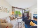 1088 Sunset Drive Unit# 302, Kelowna, BC V1Y 9W1