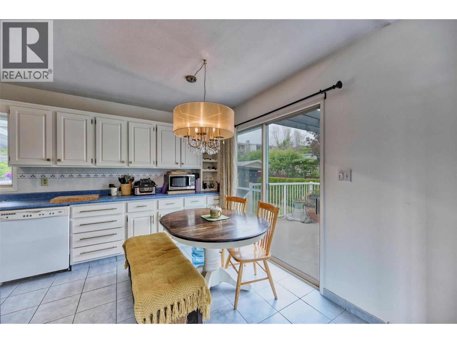 8206 Gravenstein Drive, Osoyoos, British Columbia  V0H 1V0 - Photo 7 - 10389568