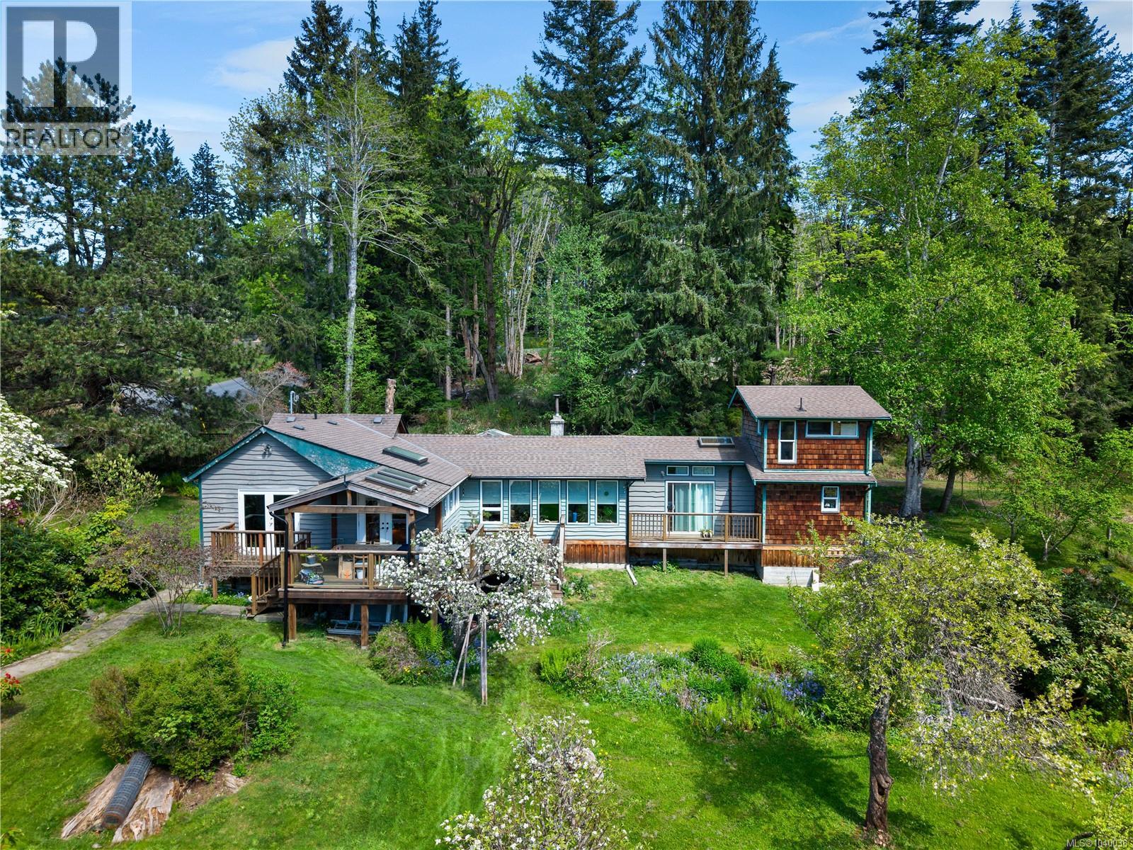 653 Heriot Bay Rd, Quadra Island, British Columbia  V0P 1N0 - Photo 2 - 1040038