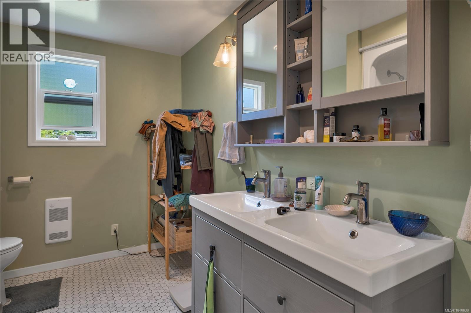 653 Heriot Bay Rd, Quadra Island, British Columbia  V0P 1N0 - Photo 24 - 1040038