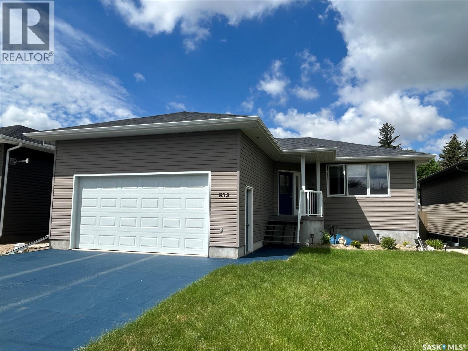 832 7TH AVENUE NE, Moose Jaw, Saskatchewan