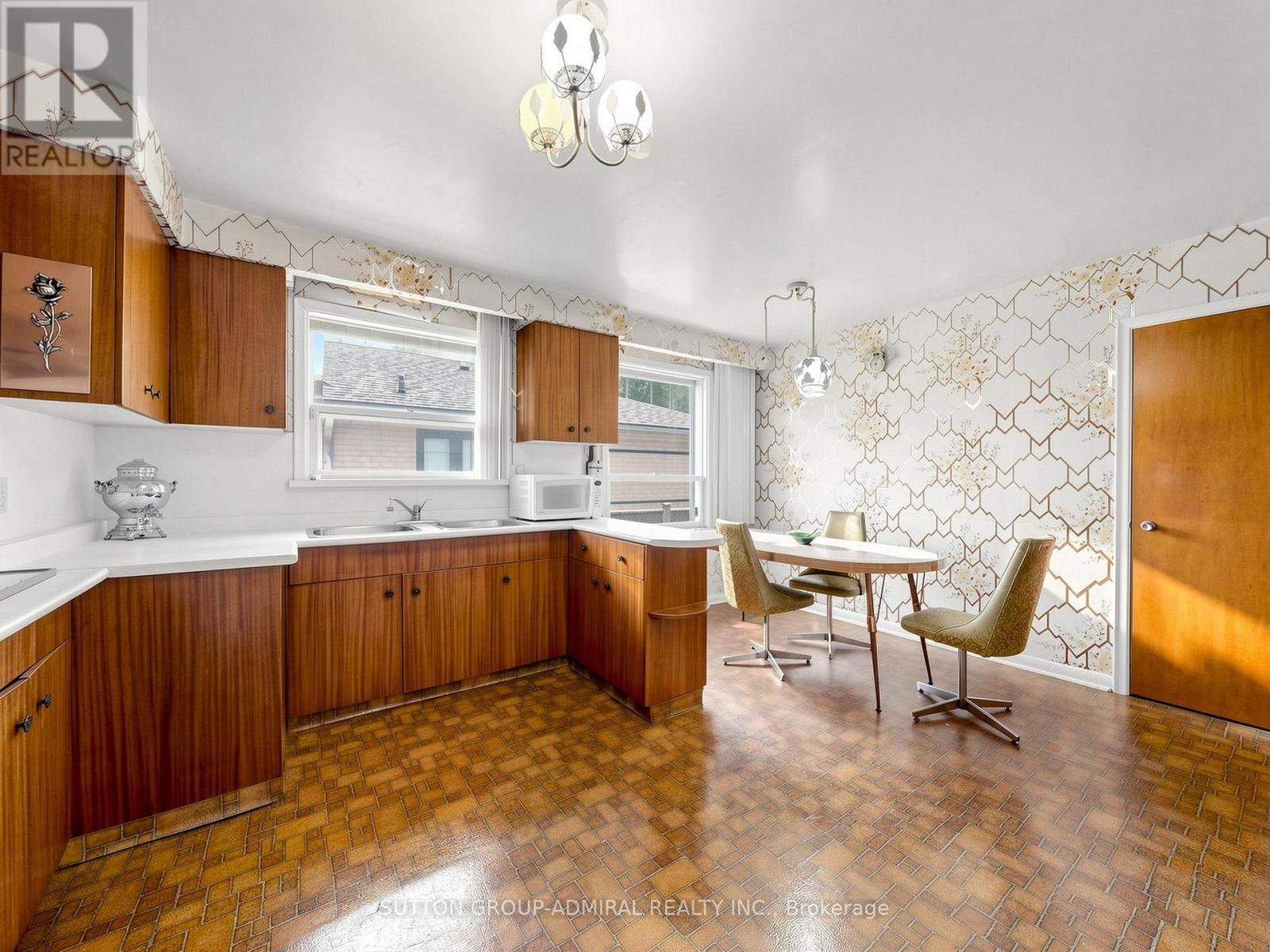 145 York Downs Drive, Toronto, Ontario  M3H 2G8 - Photo 11 - C13427700