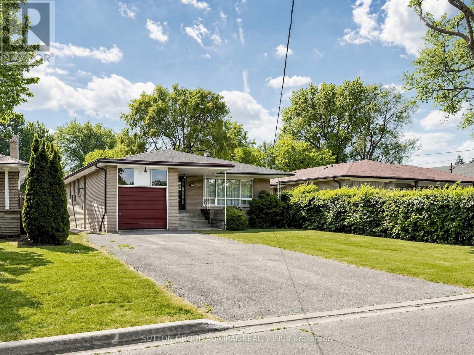 145 York Downs Drive, Toronto, Ontario  M3H 2G8 - Photo 2 - C13427700