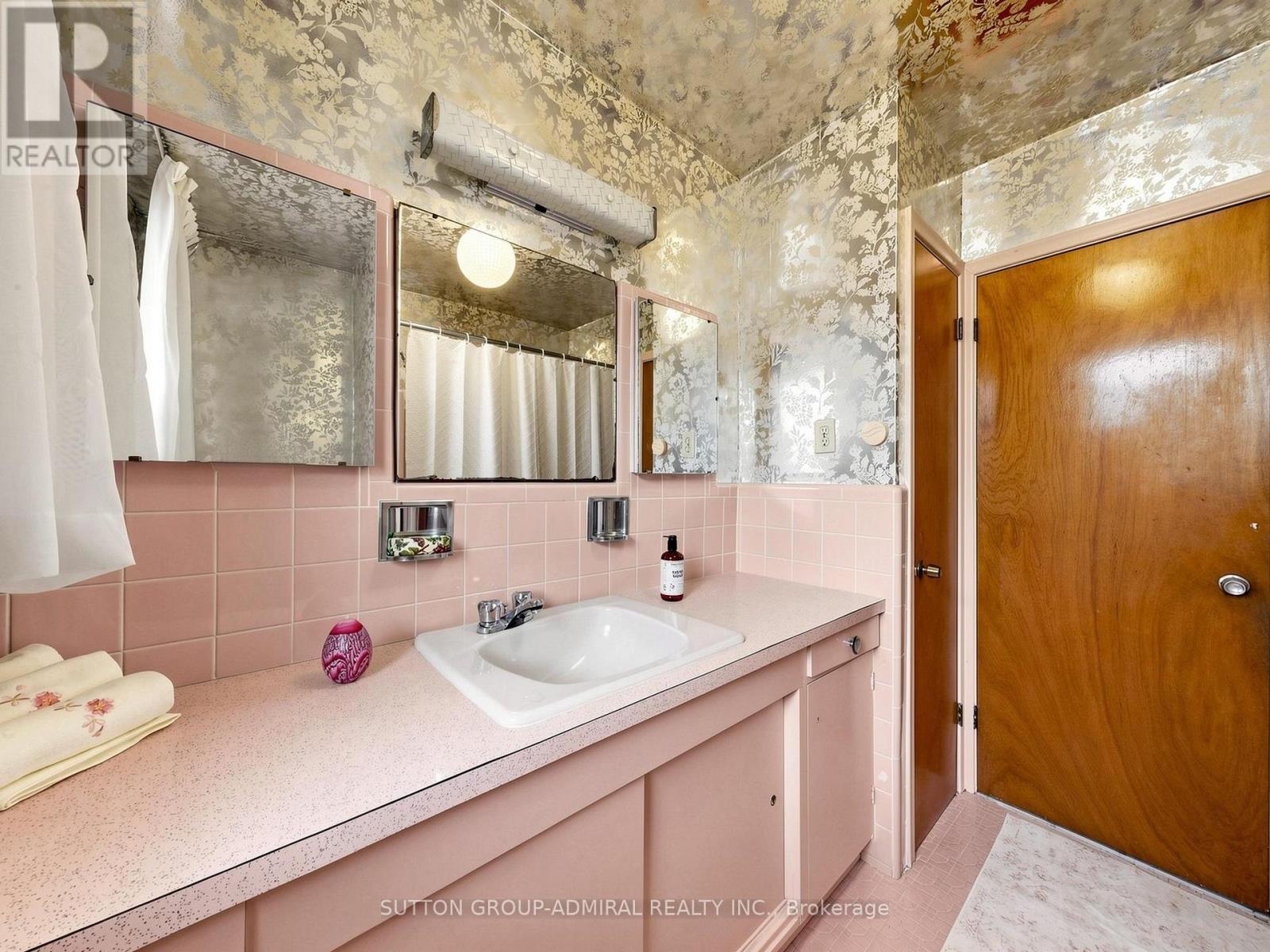 145 York Downs Drive, Toronto, Ontario  M3H 2G8 - Photo 25 - C13427700