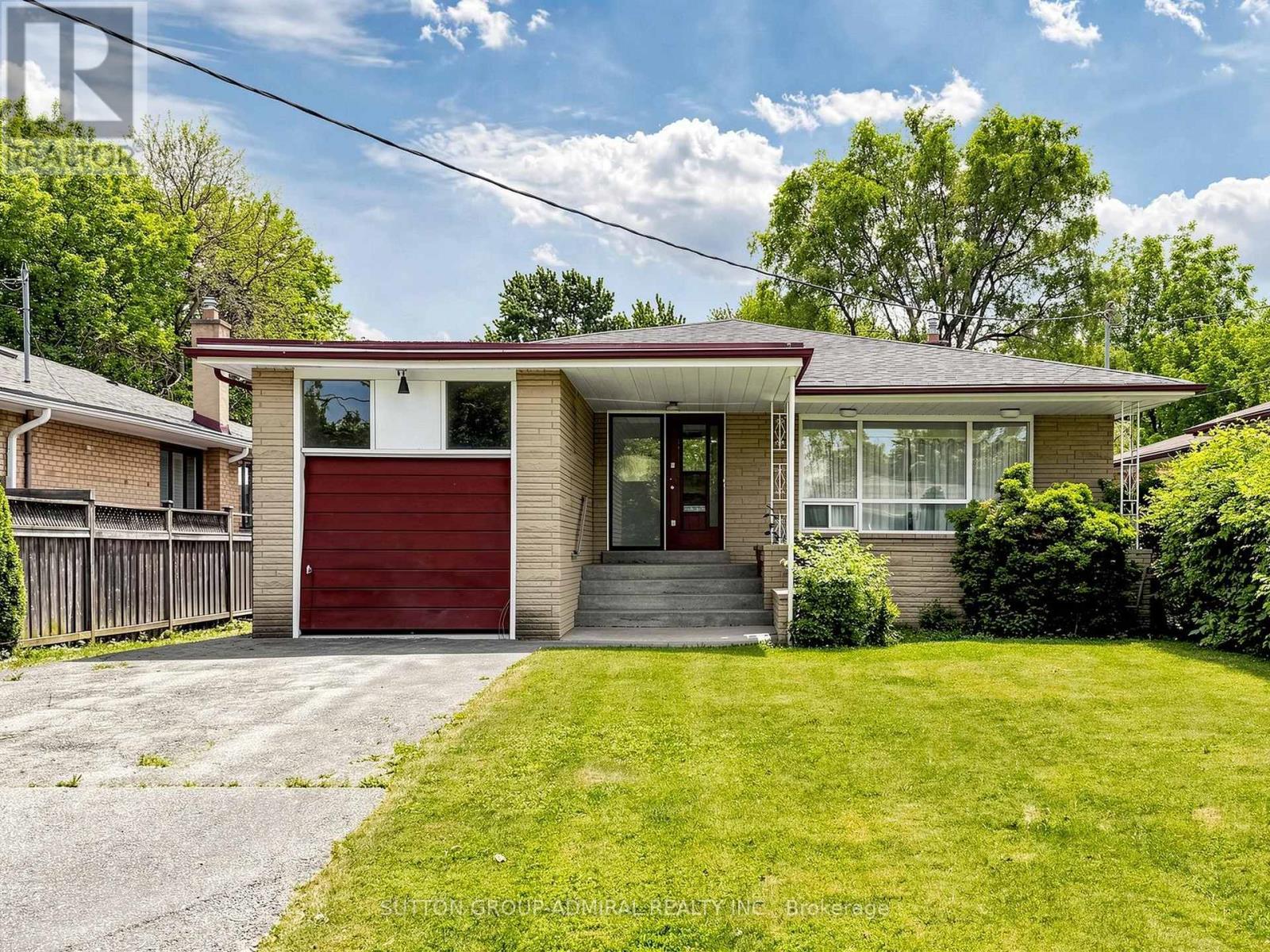145 York Downs Drive, Toronto, Ontario  M3H 2G8 - Photo 3 - C13427700