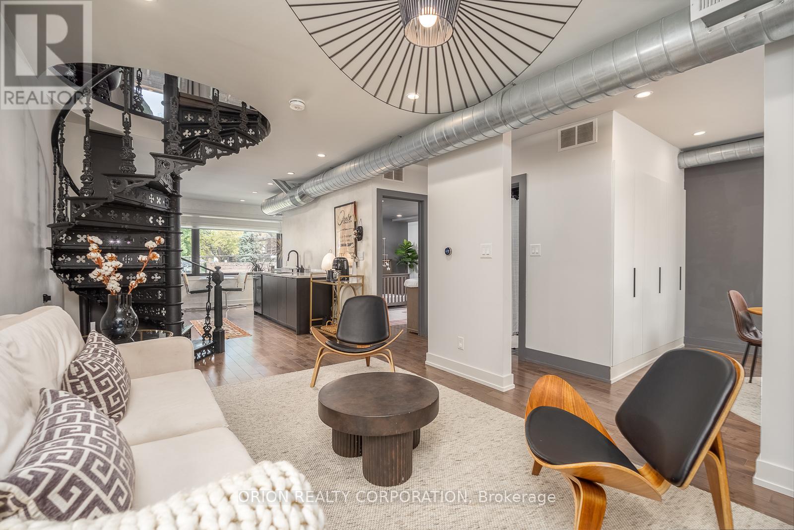 185 Glenholme Avenue, Toronto, Ontario  M6E 3C5 - Photo 9 - C13427712