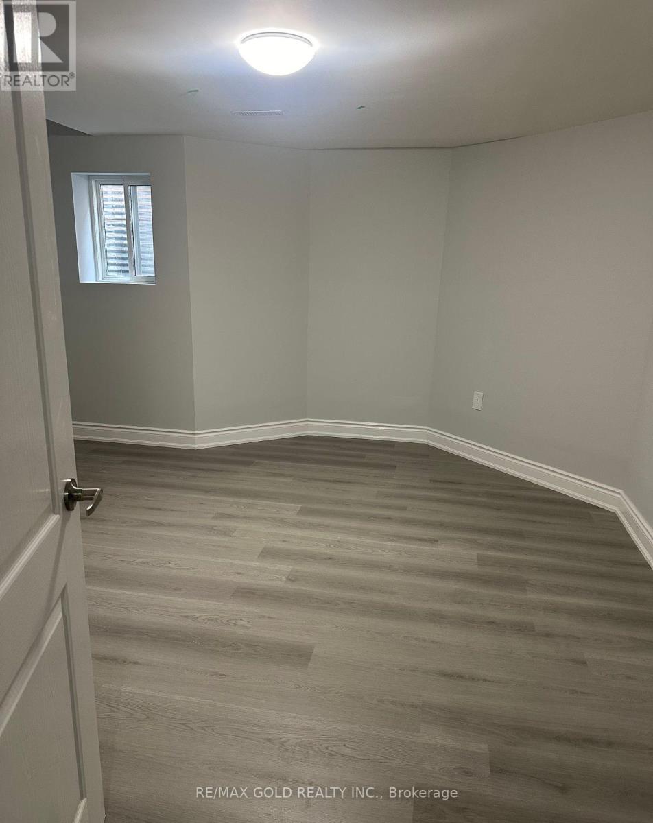 73 Snow Leopard Court, Brampton, Ontario  L6R 2L7 - Photo 4 - W13164932