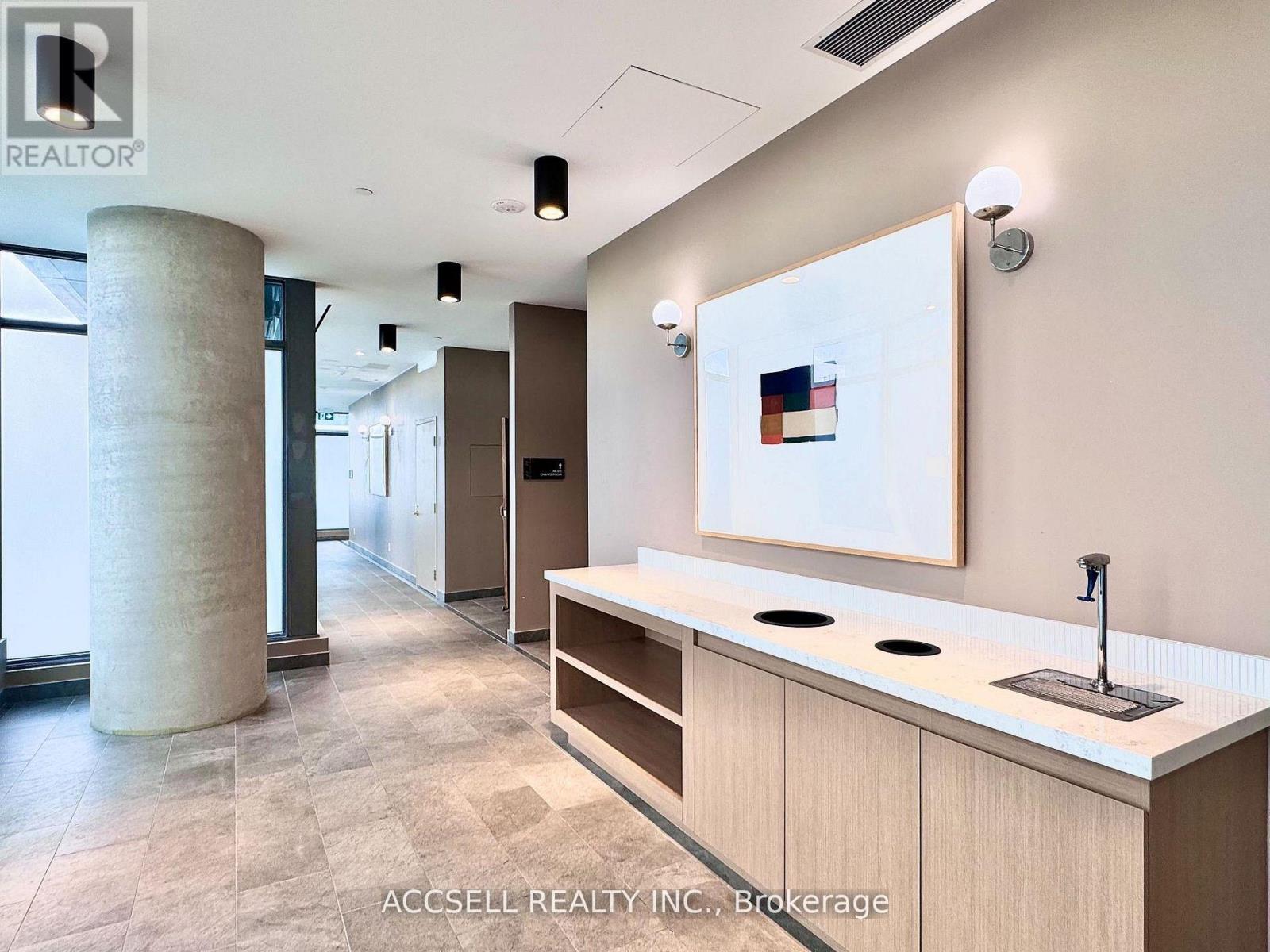 Vaughan Corporate Centre Apartment for sale:  2 bedroom 600 sq.ft. (Listed 2026-06-10)